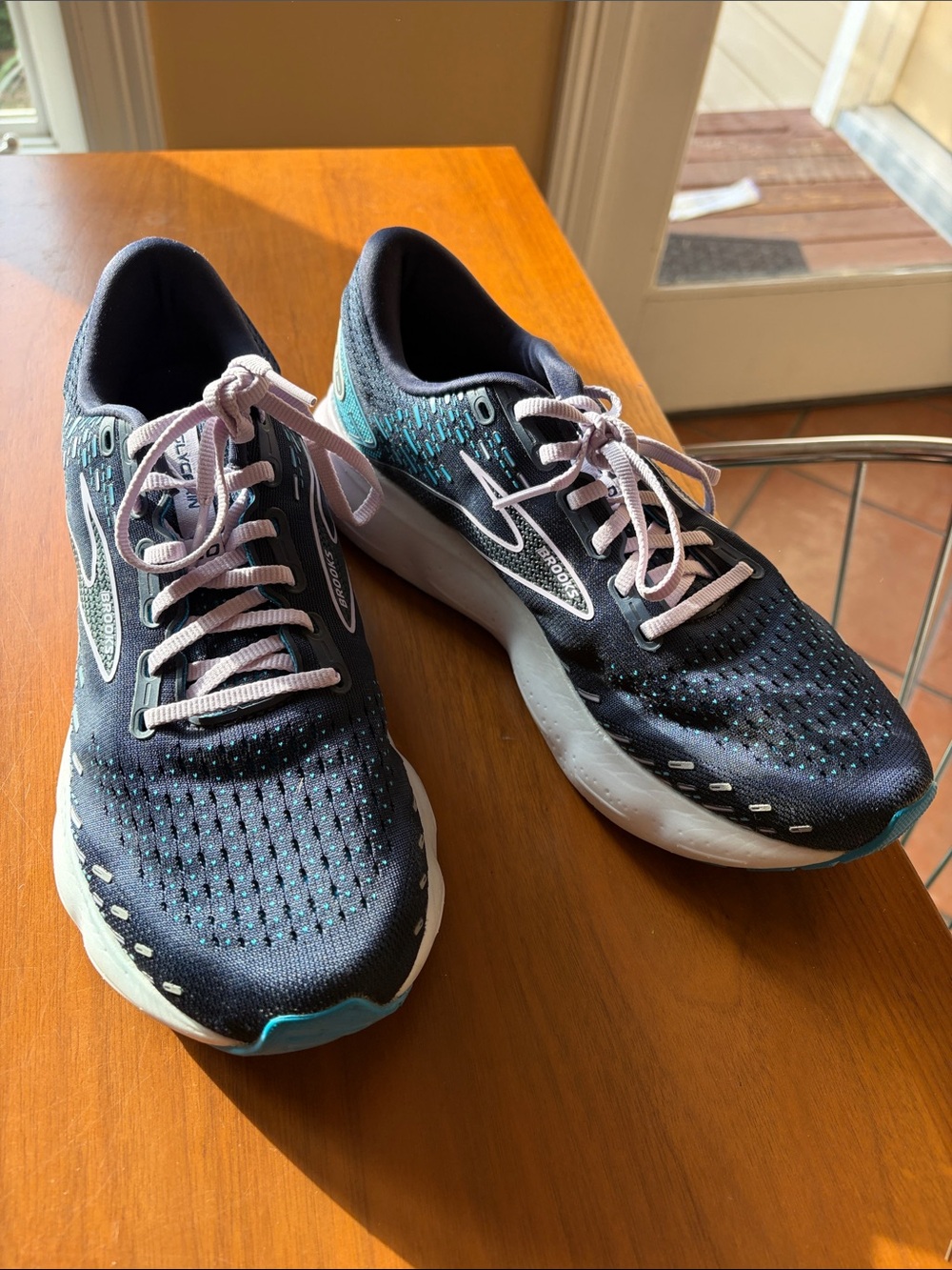 Brooks Women's Athletic Shoes in Black with Teal and Light Pink